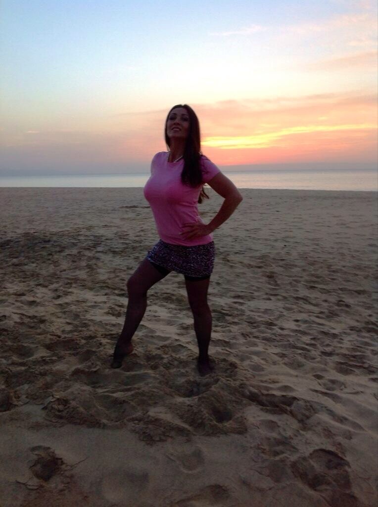 Sandy Stockings, Miss Hybrid, beach, sunrise
